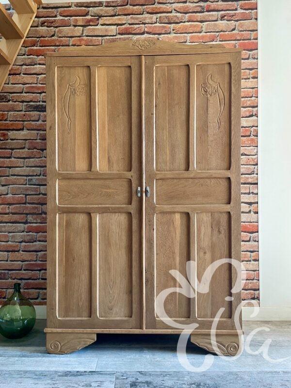 armoire en chêne vue générale