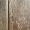 armoire en chêne détail défaut
