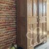 armoire en chêne vue sur côté gauche