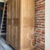 armoire en chêne vue sur côté droit