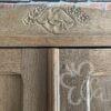 armoire en chêne vue sur corniche