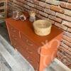 Commode 4 tiroirs terracotta pieds fuseaux vue générale