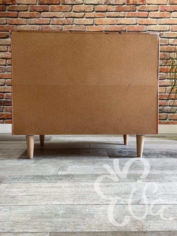 Commode 4 tiroirs terracotta pieds fuseaux vue derrière